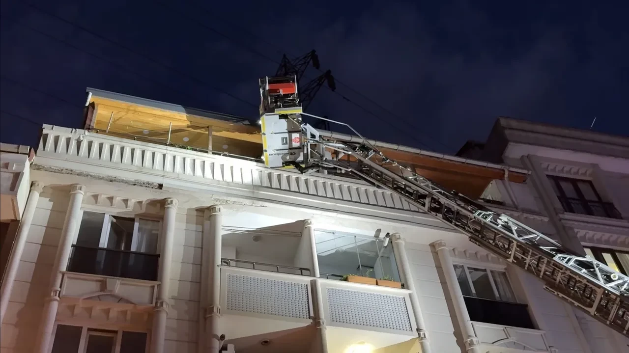 Esenyurt'ta gece yarısı alevler yükseldi