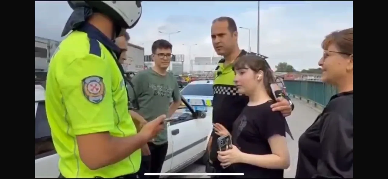 Genç kız gözyaşlarına boğuldu! Sınava giderken araçları arızalandı