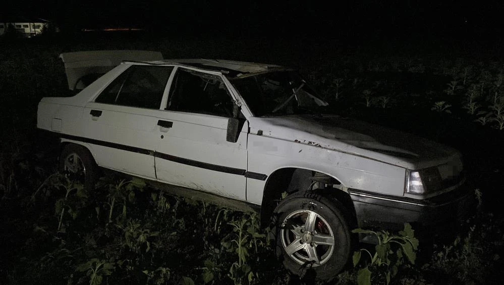Zile’de tarlaya savrulan otomobilde 1 kişi yaralandı