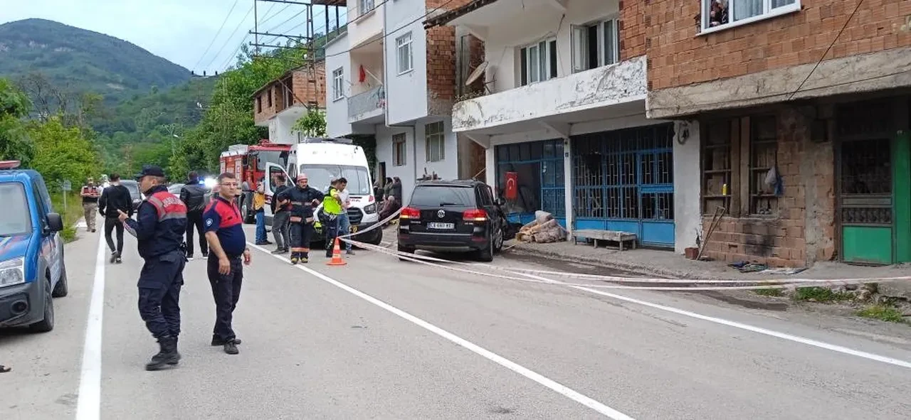 Ordu'da cip kontrolden çıktı: Bakkal önünde oturan 2 kişi hayatını kaybetti!