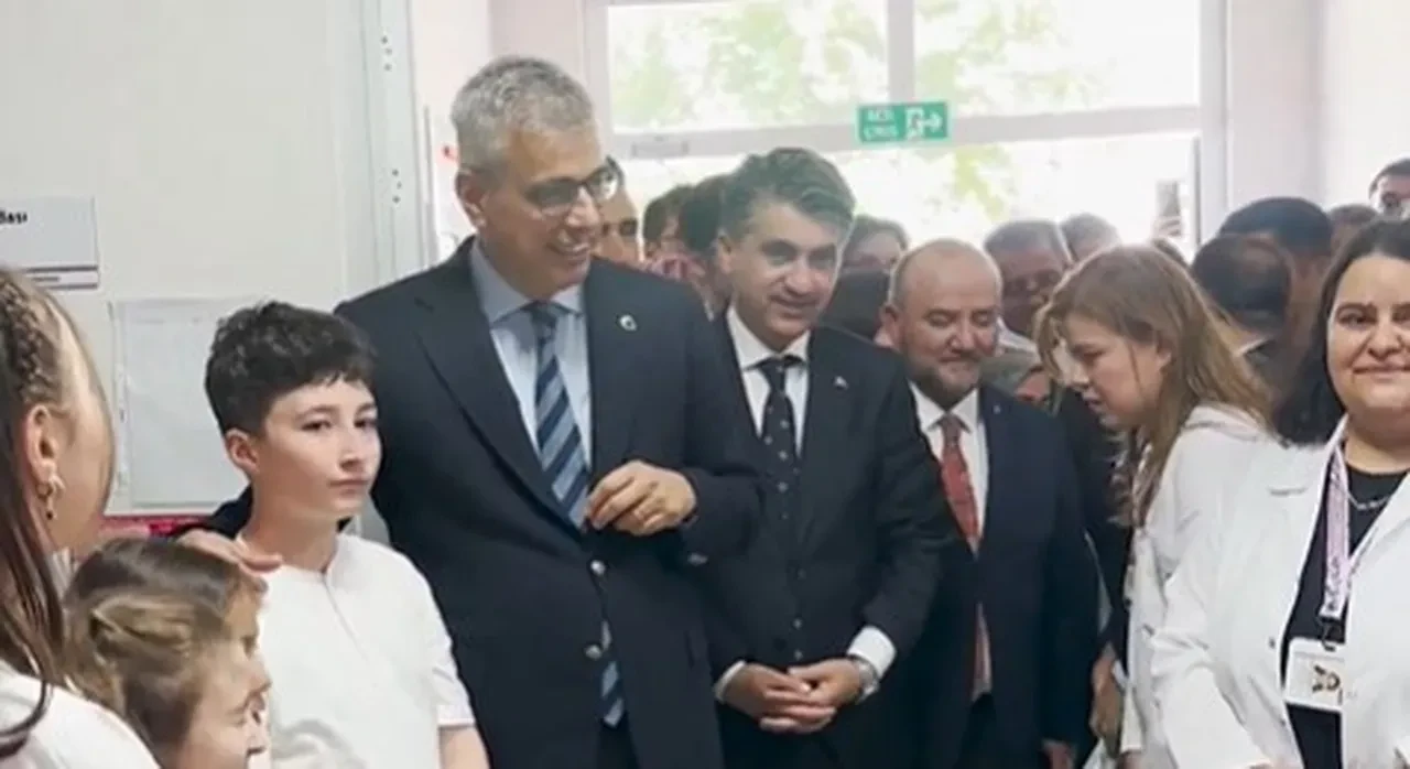 Sağlık Bakanı Memişoğlu'ndan çocuklara çağrı: 'Bakan Bey görevlendirdi diyeceksiniz'