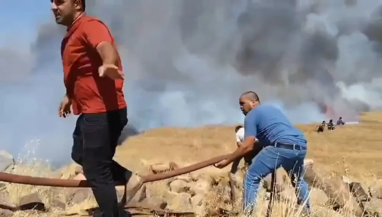 Şanlıurfa'da buğday tarlasında yangın çıktı: 1'i ağır 5 yaralı