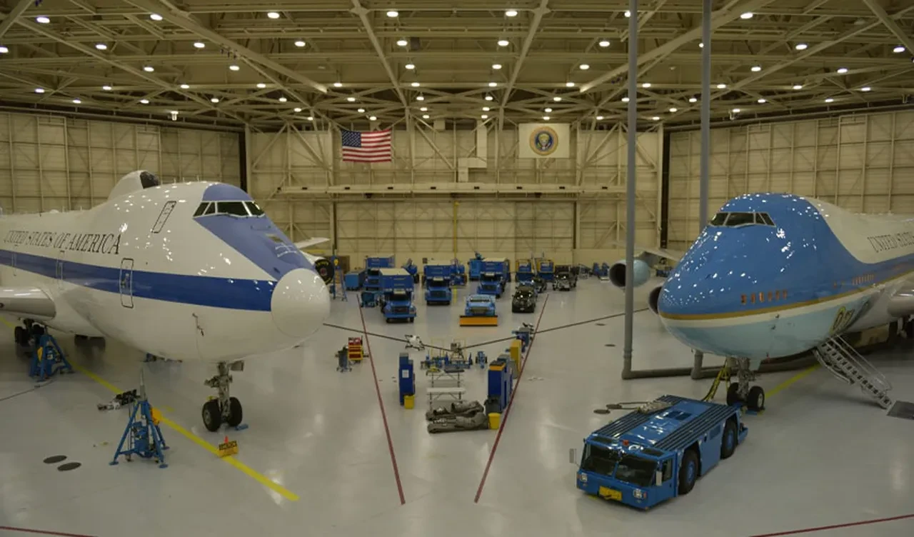 Trump'ın "Kıyamet Günü Uçağı" havalandı! ABD vatandaşları alarma geçti