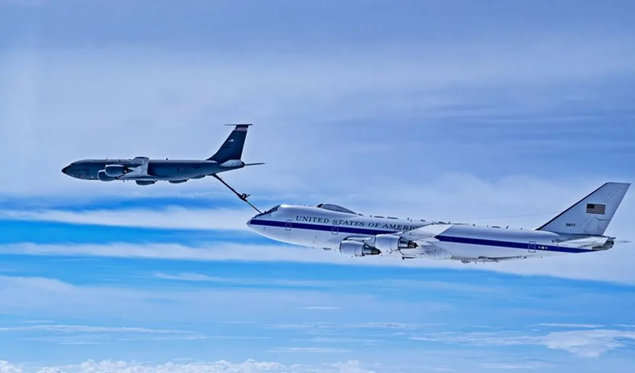 Trump'ın "Kıyamet Günü Uçağı" havalandı! ABD vatandaşları alarma geçti