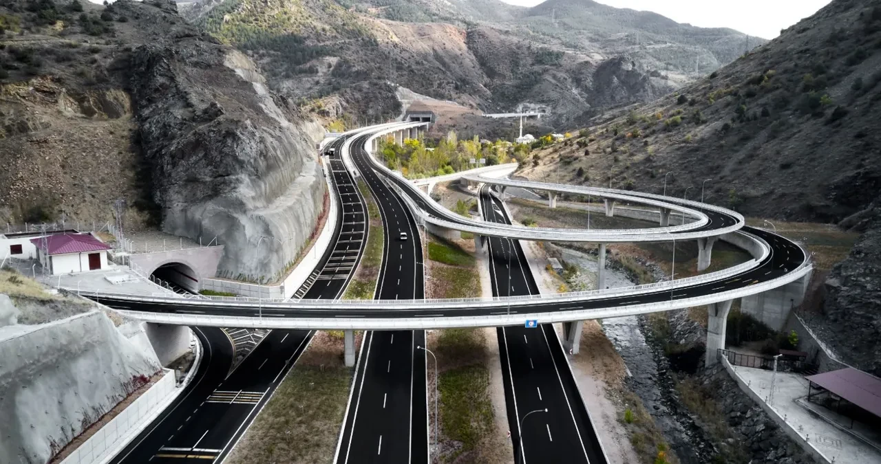 Kalkınma Yolu'nda geri adım yok! Savaşa rağmen ilerleyecek