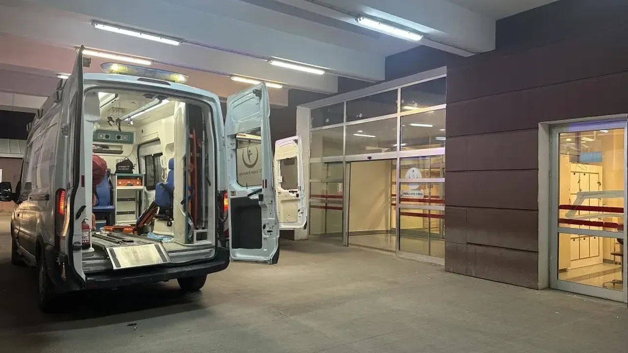 Çöp tartışması bıçaklı kavgaya dönüştü 1 kişi yaralandı! 