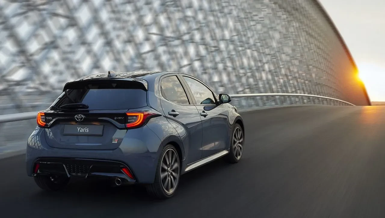 En az yakıt tüketen, en çok tasarruf sağlayan hibrit otomobiller seçildi! 13 araba listede