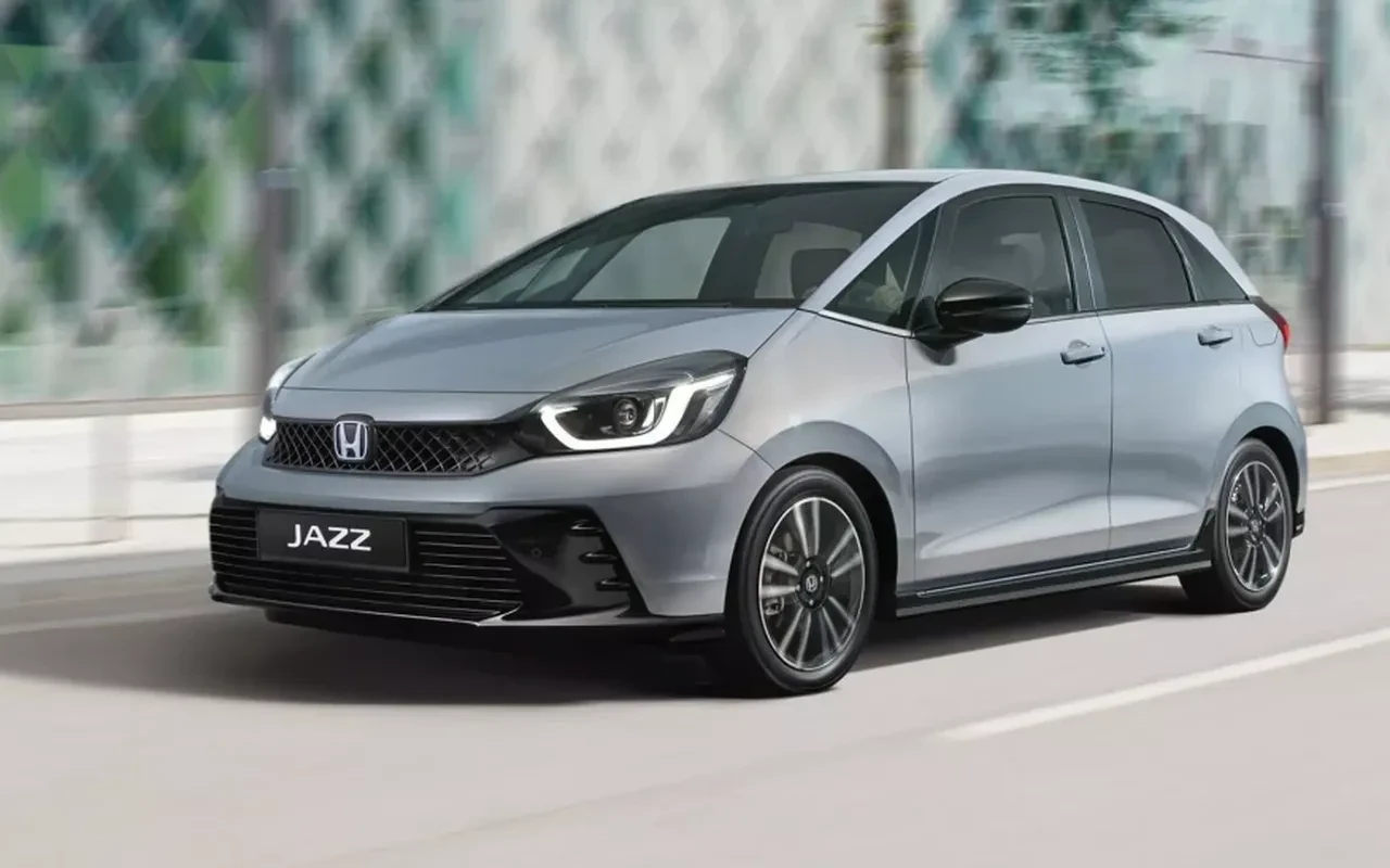 En az yakıt tüketen, en çok tasarruf sağlayan hibrit otomobiller seçildi! 13 araba listede