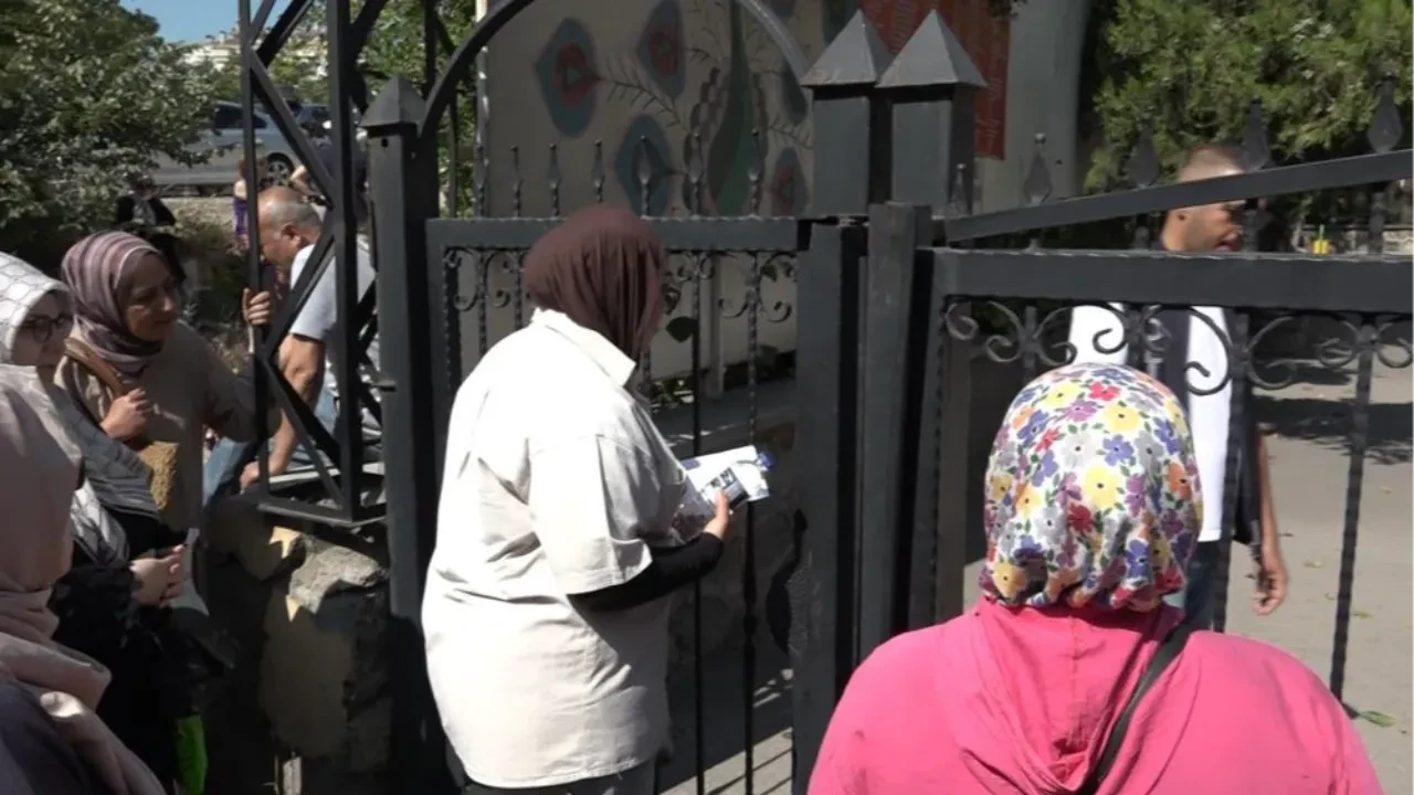 En talihsiz aday! Arkadaşlarıyla konuşmaya daldı, sınavı 3 dakika ile kaçırdı