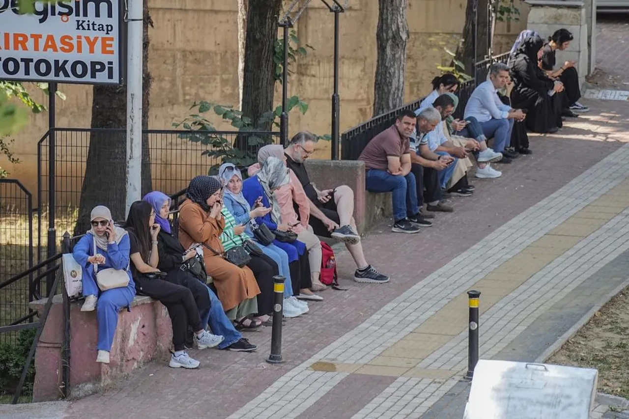 En talihsiz aday! Arkadaşlarıyla konuşmaya daldı, sınavı 3 dakika ile kaçırdı
