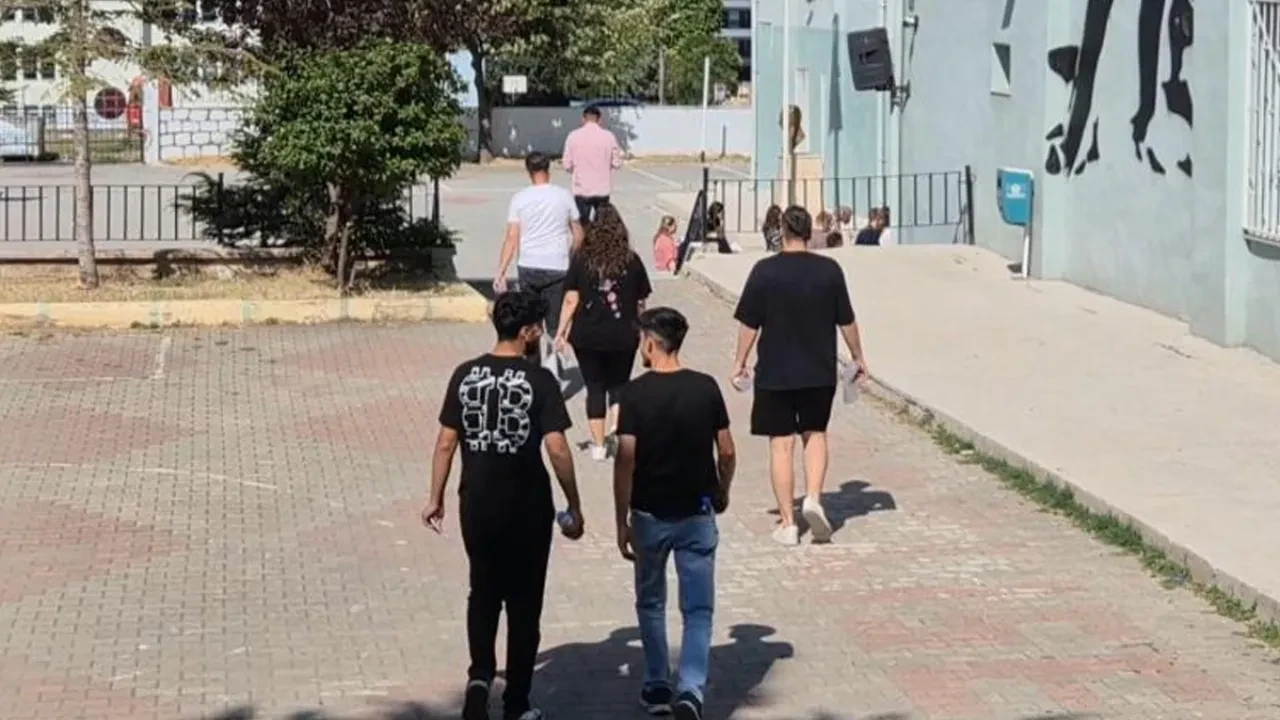 Her yıl ayı manzara! AYT