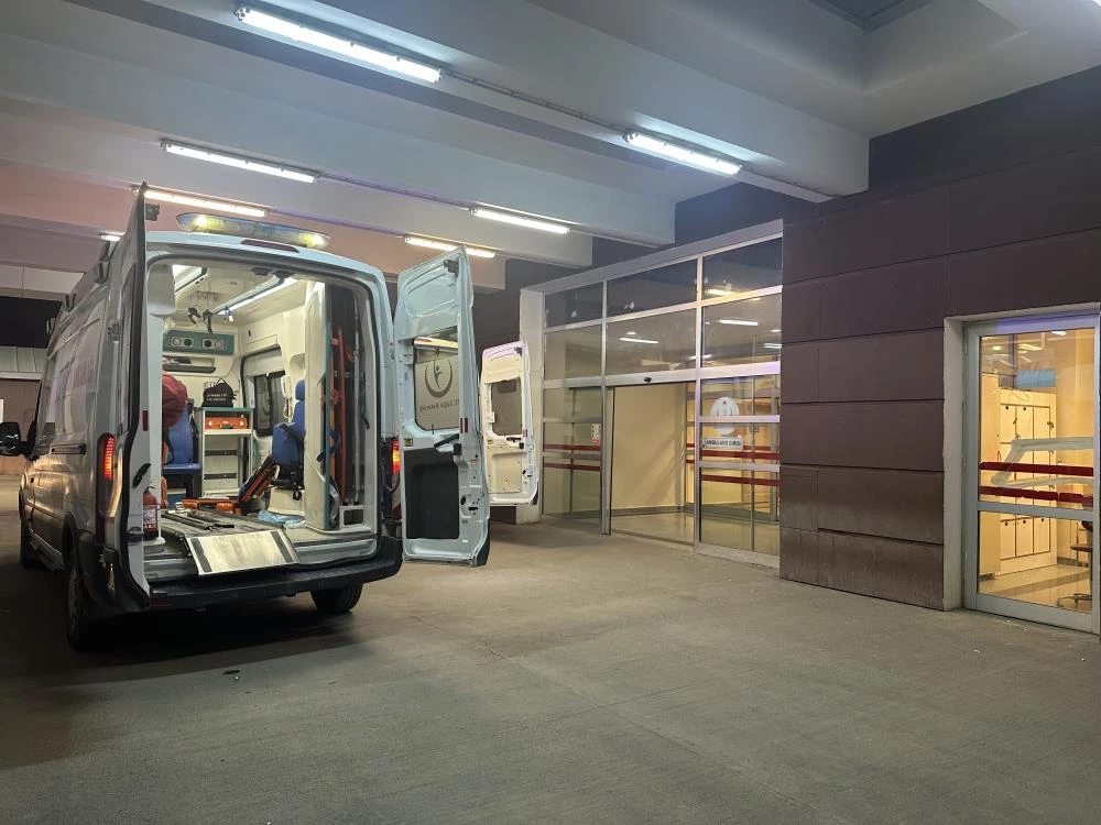 Çöp tartışması bıçaklı kavgaya dönüştü 1 kişi yaralandı!