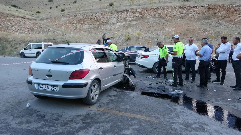Malatya Yeşilyurt’ta meydana gelen kazada 11 kişi yaralandı!