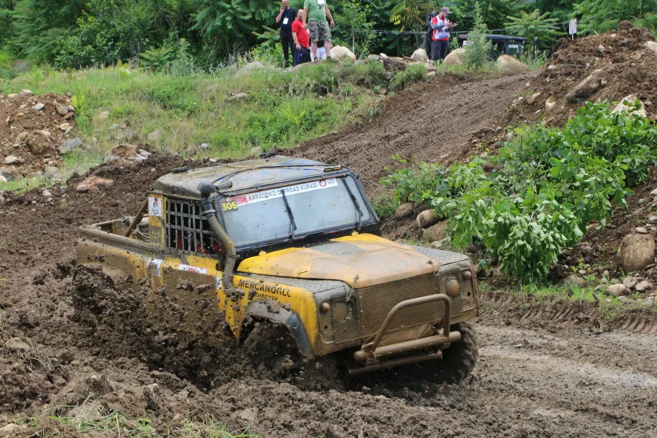 Off-Road yarışları nefesleri kesti