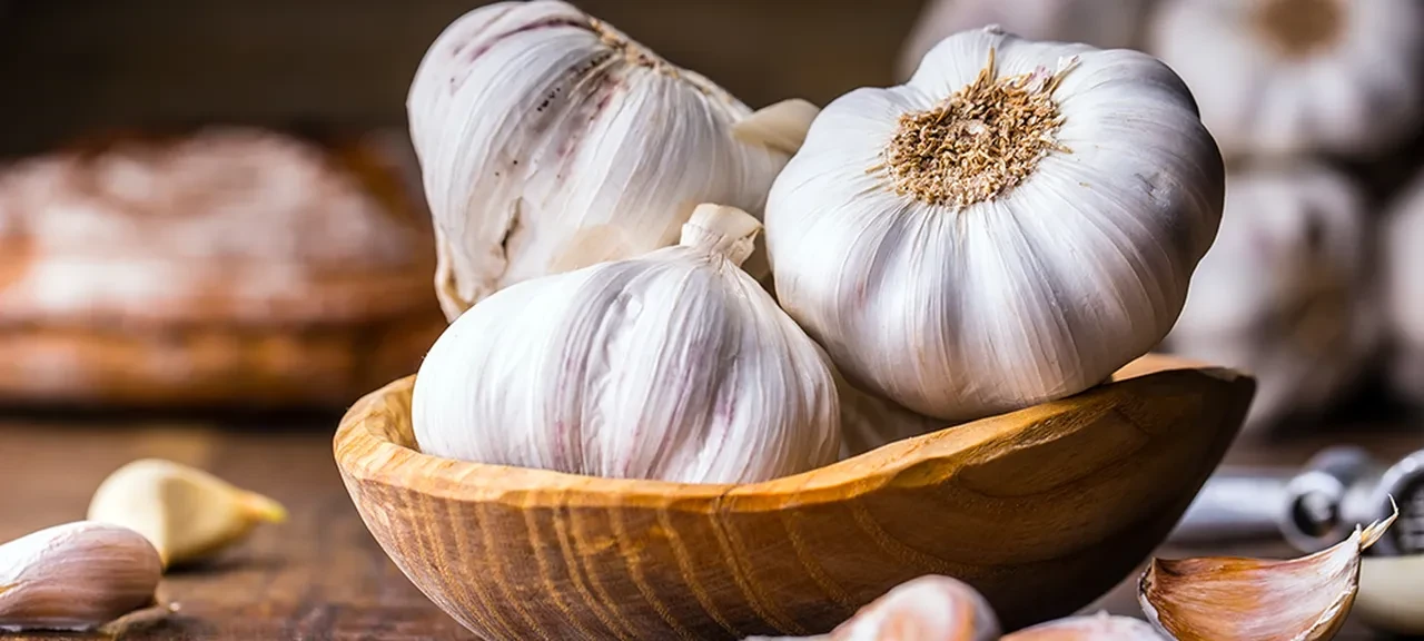 Sarımsak nasıl saklanır? Dışarıda, buzlukta ve dolapta sarımsak saklama yöntemleri