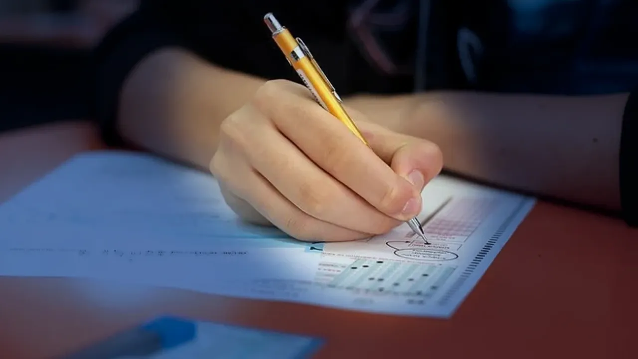 YKS maratonunda 2. gün! Gözler AYT ve YDT' de