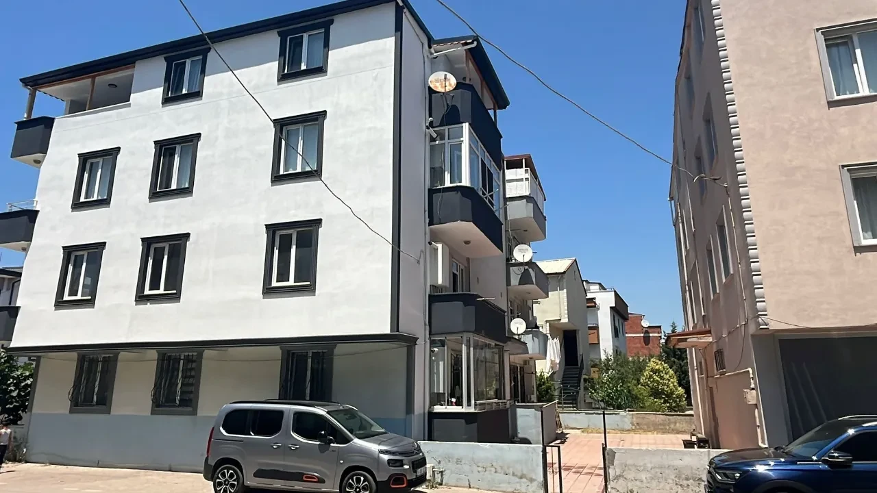 1,5 yaşındaki bebek balkondan düştü
