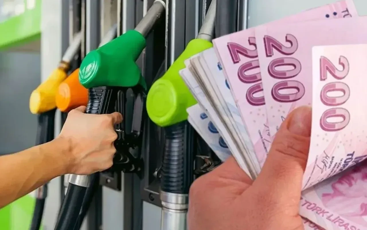 Araba kullanmak cep yakıyor! Yakıt türlerine göre en yüksek ve en düşük maliyet belli oldu