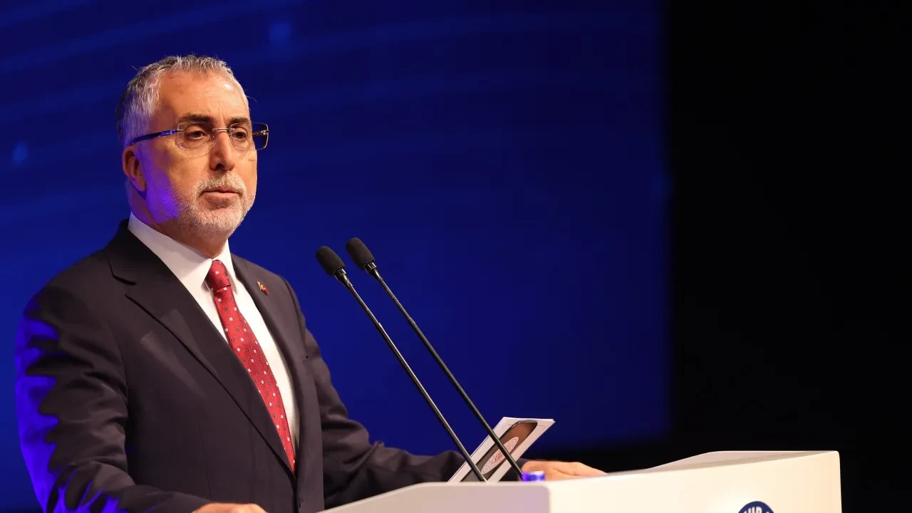 Bakan Işıkhan: Türkiye yüzyılı sendikaların katkısıyla inşa edilecek