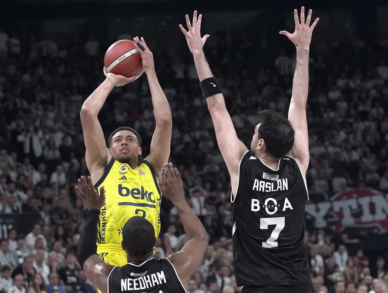 Beşiktaş Fenerbahçe maçı hangi kanalda, nereden canlı izlenir? Mücadele saatler sonra başlayacak