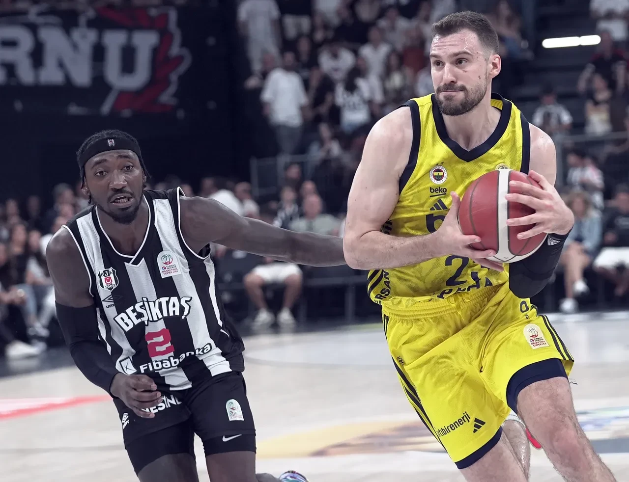 Beşiktaş Fenerbahçe maçı hangi kanalda, nereden canlı izlenir? Mücadele saatler sonra başlayacak