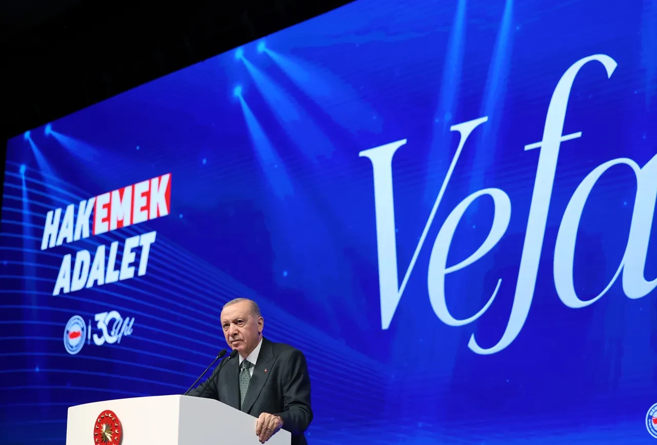 Cumhurbaşkanı Erdoğan, Özgür Özel'e boykot tepkisi: Milli markalara darbe vurmaya çalışıyor