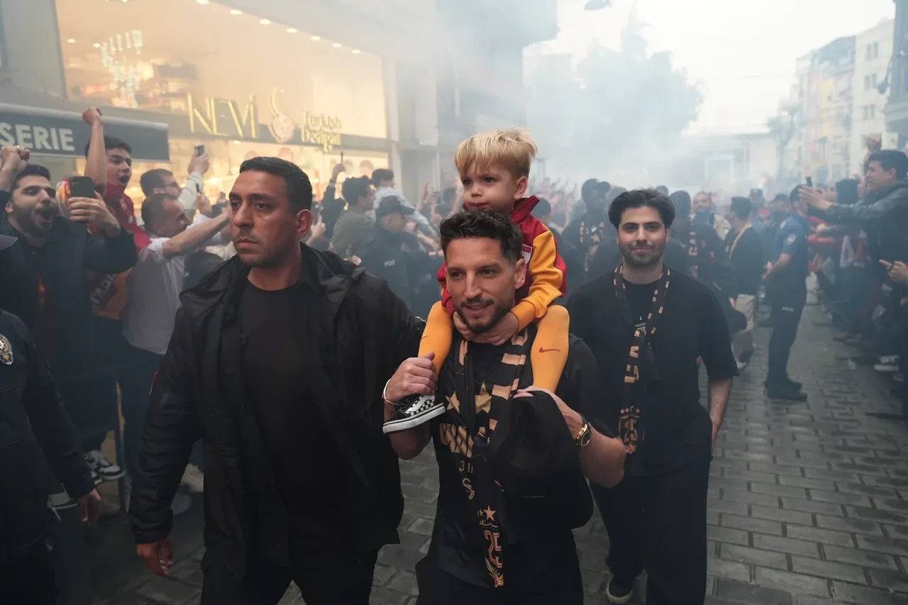 Dries Mertens noktayı koydu!