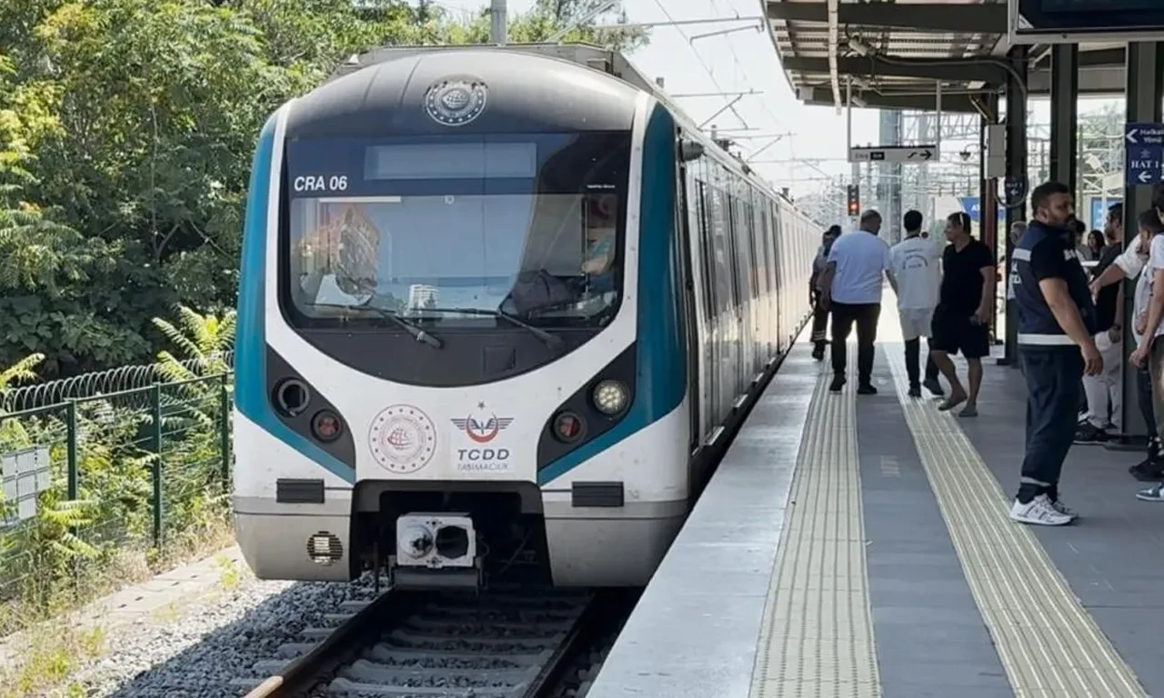 Marmaray'da intihar! Seferler normal seyrine döndü