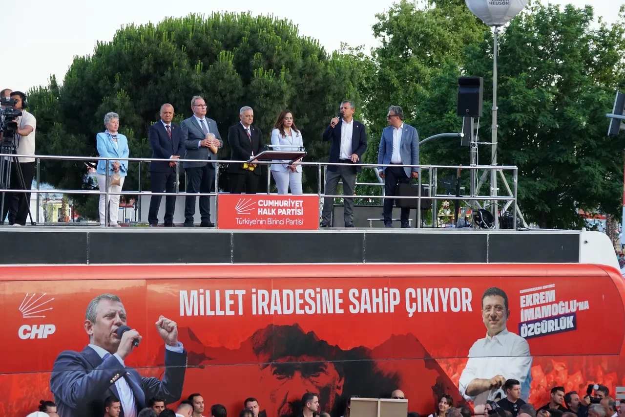 Asgari ücret ve emeklilere zam yapılmalı