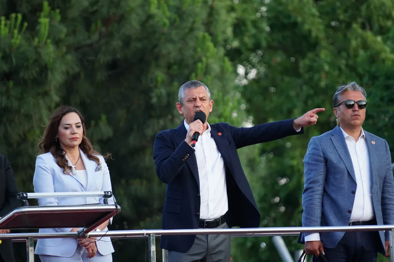 Asgari ücret ve emeklilere zam yapılmalı