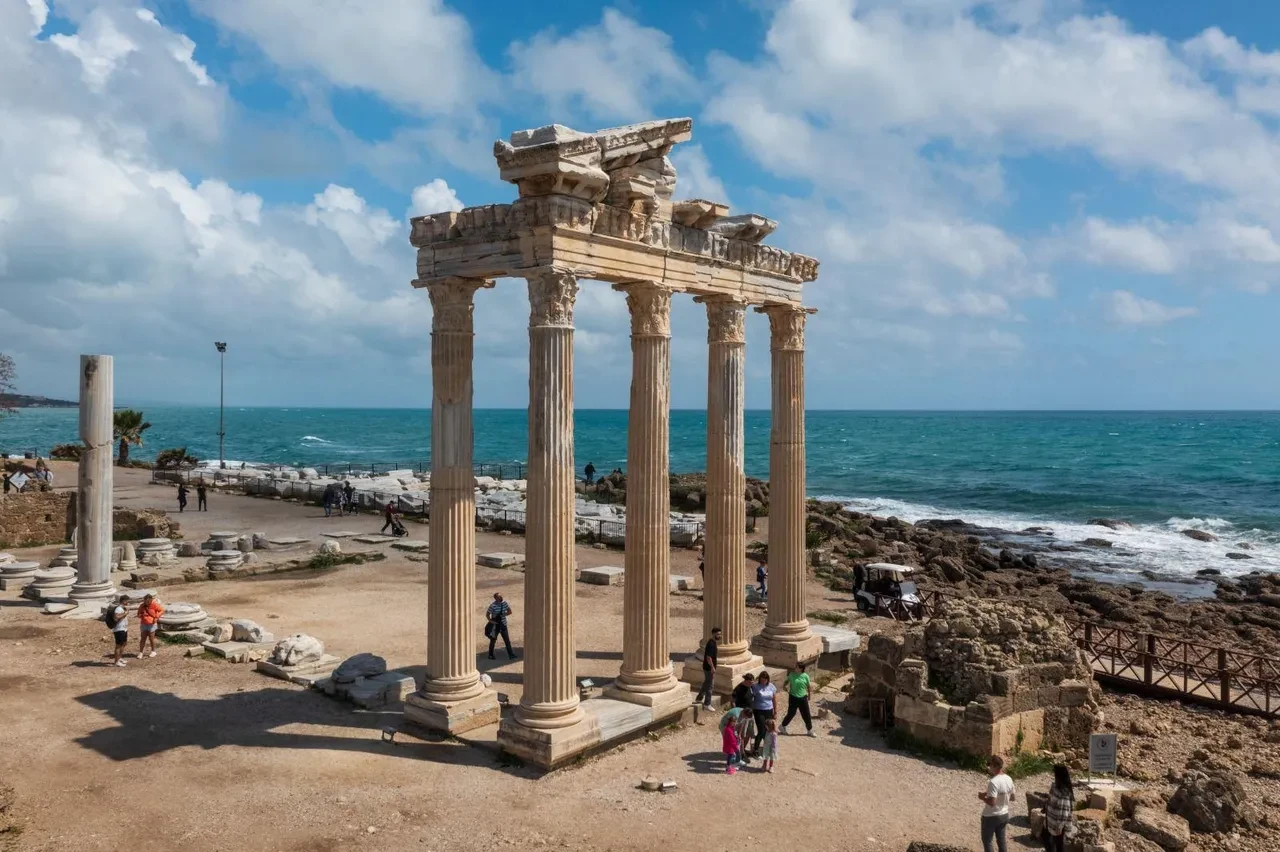 Turizmde tarihi başarı: Türkiye, dünya turizminde 4. sıraya yükseldi