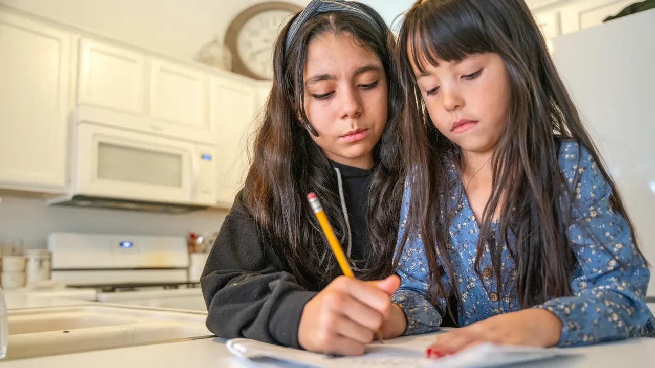 24 Haziran ablalar günü mü? Duygusal, kısa Dünya Ablalar Günü mesajları