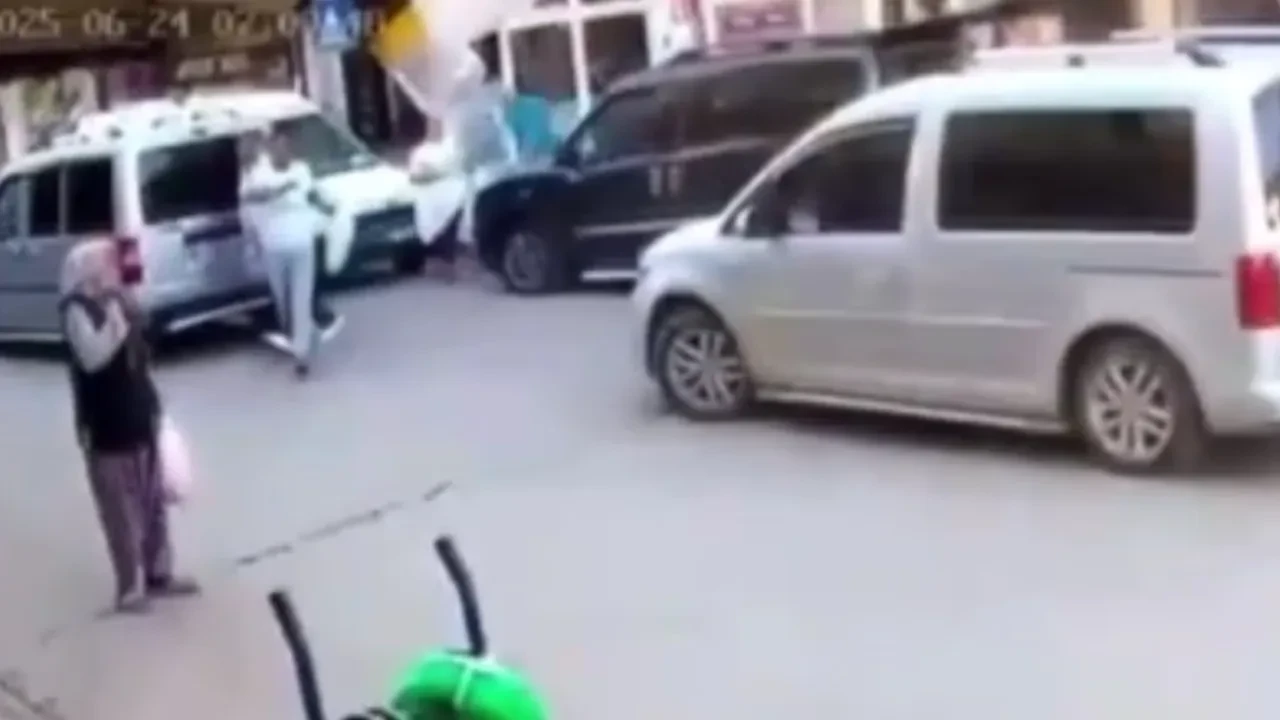 Adana'daki deprem anına ilişkin yeni görüntüler 