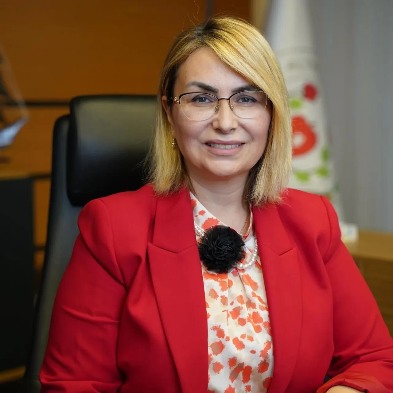 AK Parti'ye geçeceği konuşulan CHP'li Belediye Başkanı Yasemin Fazlaca'ya ihraç talebi