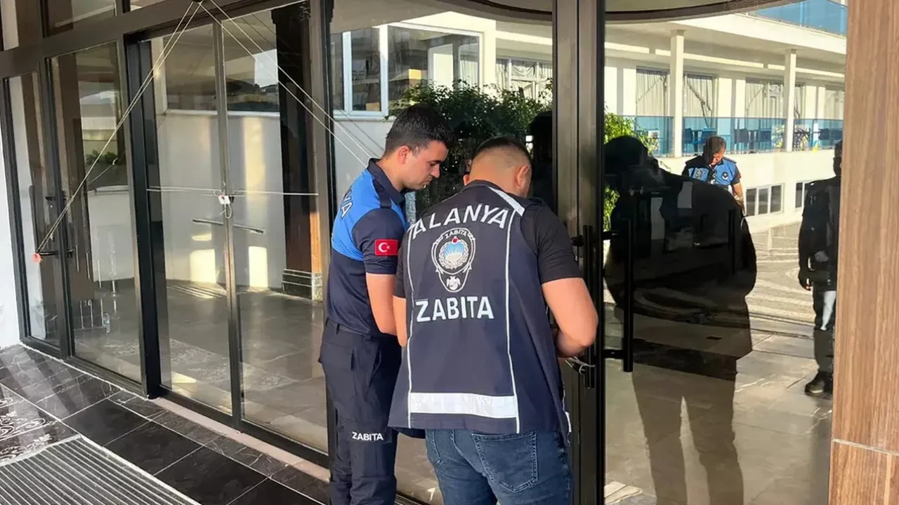 Antalya'daki otel zabıta dinlemiyor! 112. kez mühürlendi