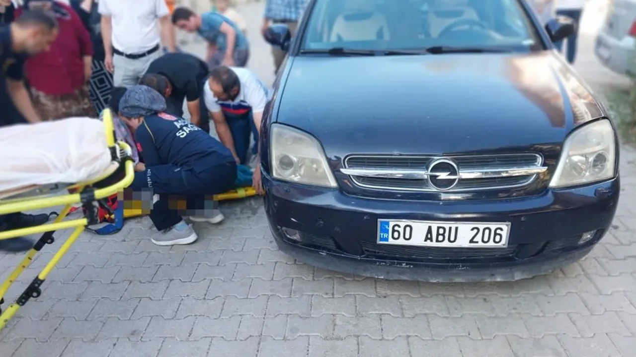 Babasının arabasıyla komşusunun çocuğunu ezdi