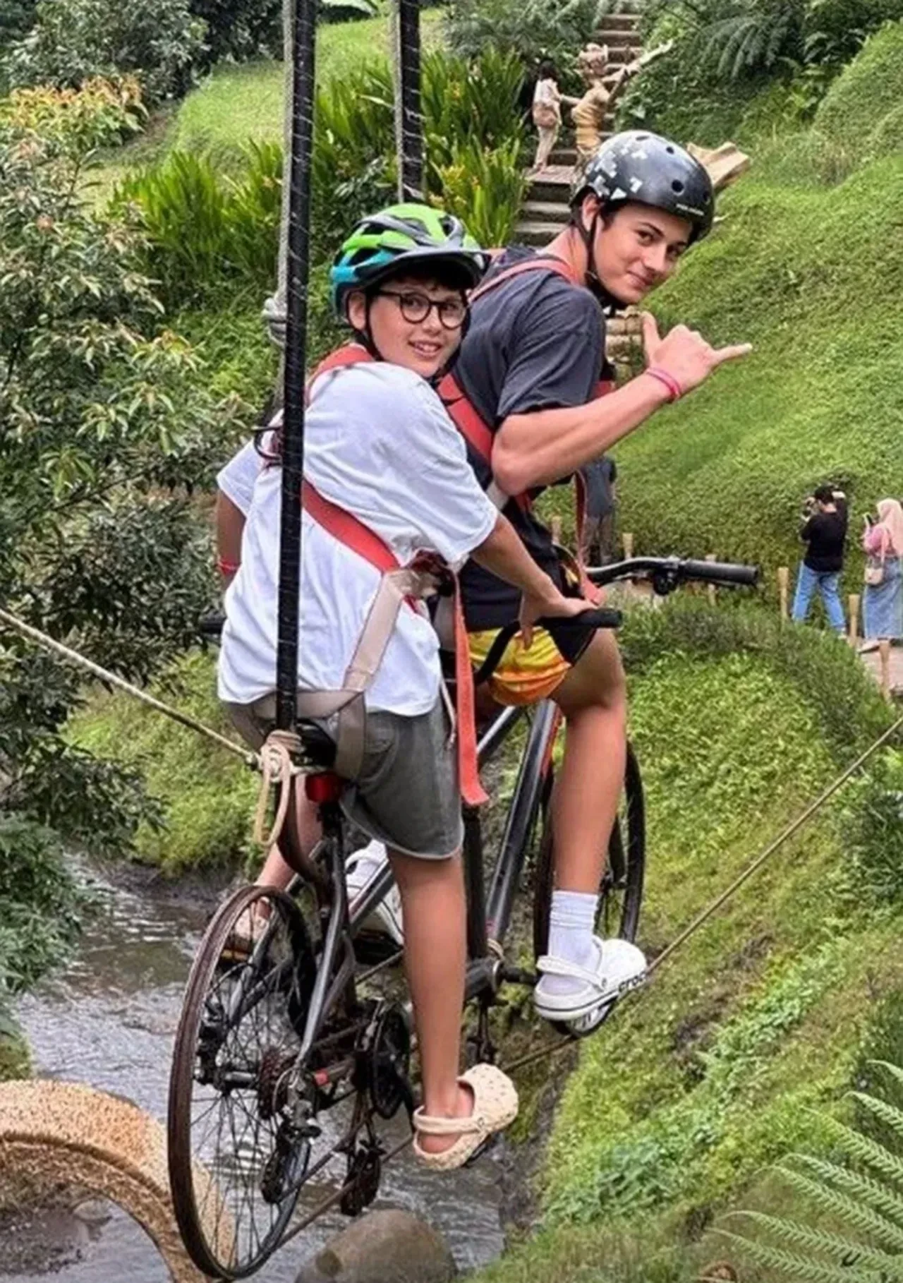 Çağla Şıkel'in Bali'deki panik anları!