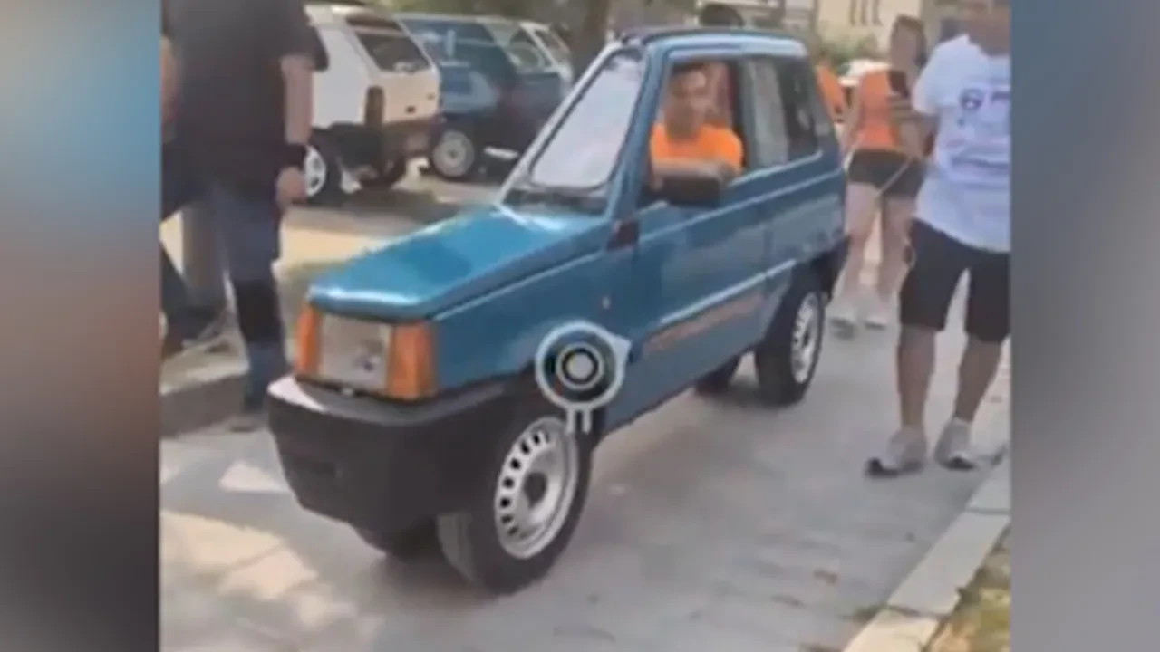 Dünyanın en dar arabası! Görenler şoke oldu 
