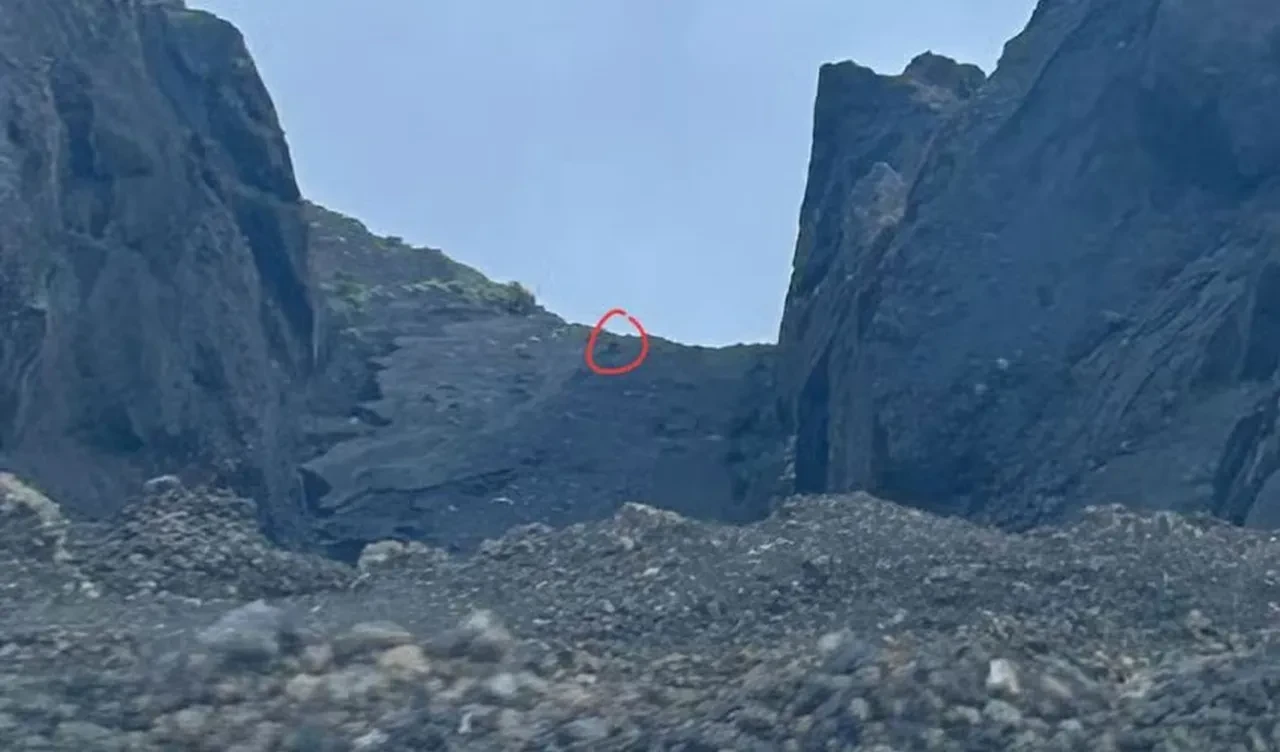 Endonezya'da bir turist aktif yanardağın içine düştü: 4 gündür kurtarılmayı bekliyor