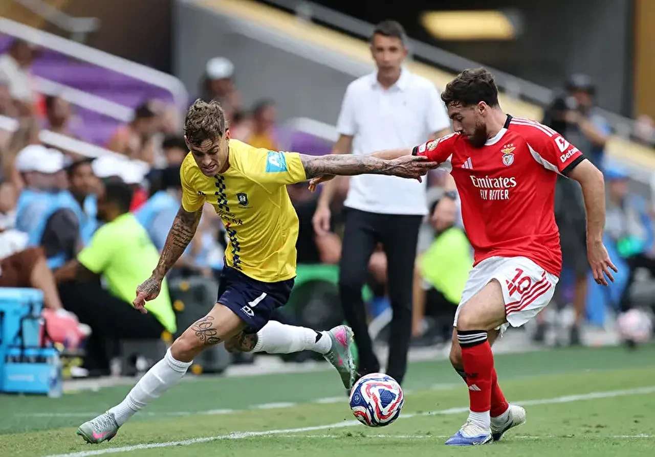 Fenerbahçe'den büyük sürpriz! Milli yıldız için Benfica ile görüşmeler başladı