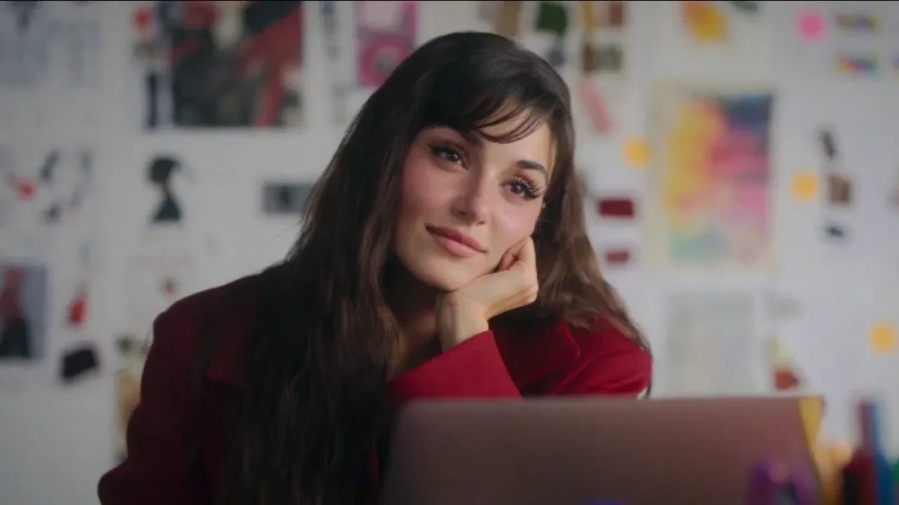 Hande Erçel sarışın oldu! Yeni imajına eleştiri yağdı 