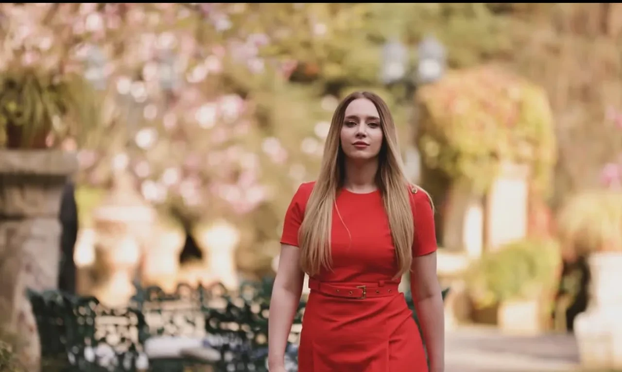 Hayal Köseoğlu, 10 yıllık hastalığını ilk kez açıkladı