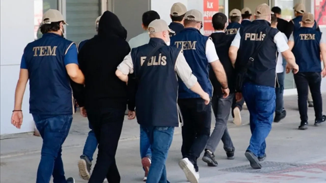 İzmir’de FETÖ operasyonu! Çok sayıda gözaltı var