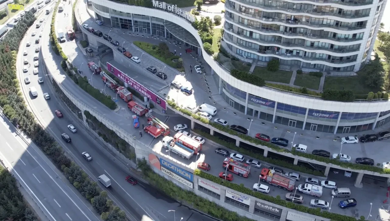 Mall of İstanbul’da yangın mı çıktı söndürüldü mü?