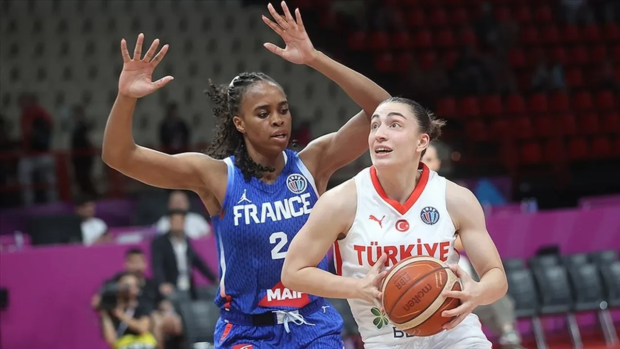 Türkiye İtalya basketbol maçı hangi kanalda, saat kaçta? A Milli Kadın Basketbol Takımı yarı final bileti için parkede