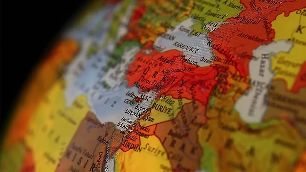 Yahudiler rotayı Kıbrıs'a çevirdi Rumları 'vadedilmiş toprak' korkusu sardı: 'İşgal ediliyoruz'