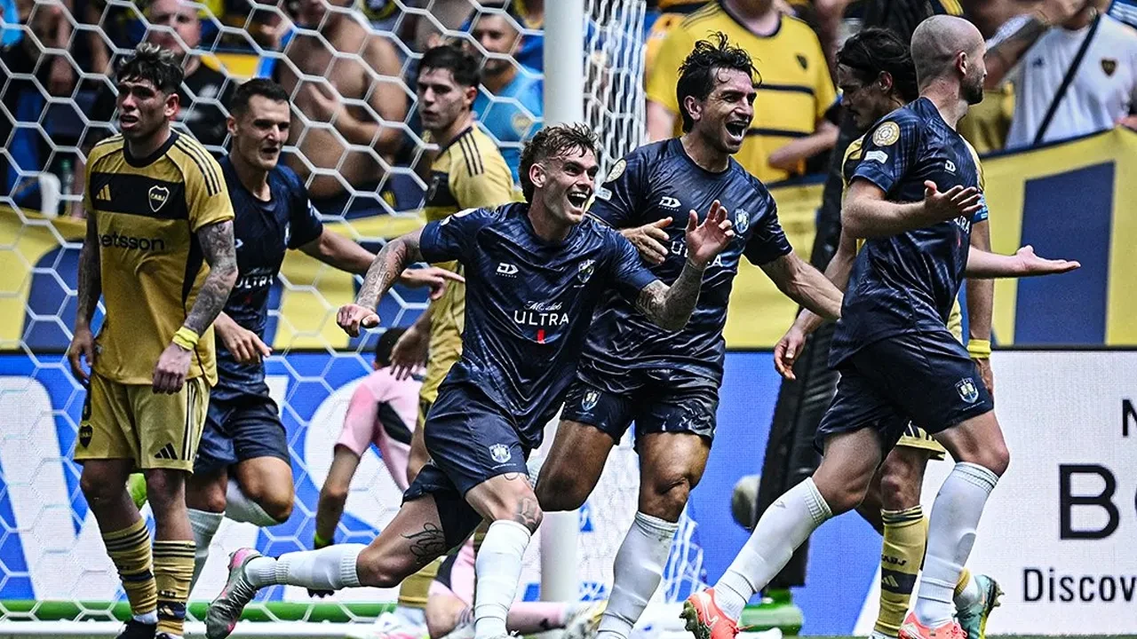 Boca Juniors ile Auckland City beraberlikle bitirdi! Beden öğretmeninden tarihi gol