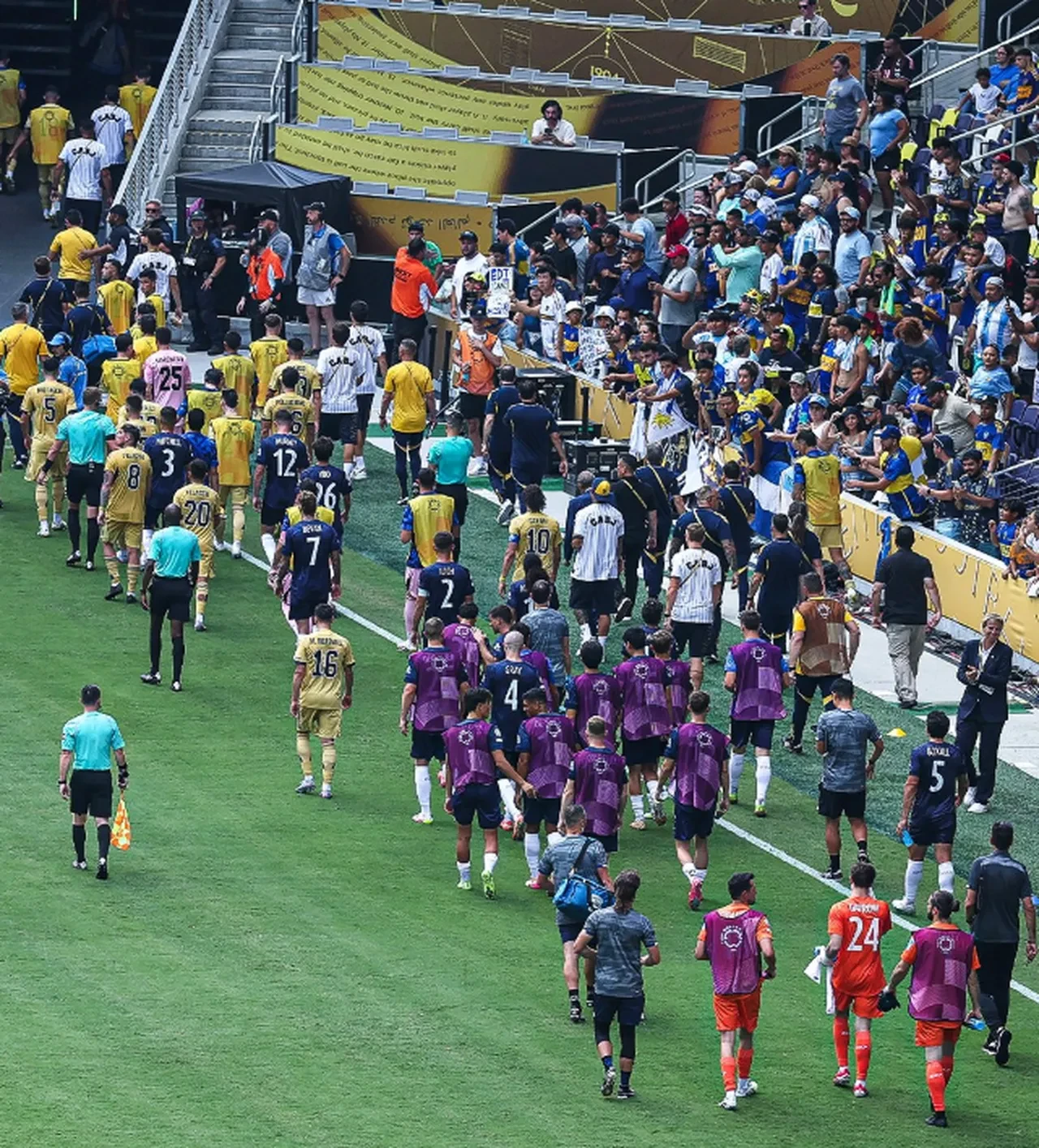 Boca Juniors ile Auckland City beraberlikle bitirdi! Beden öğretmeninden tarihi gol