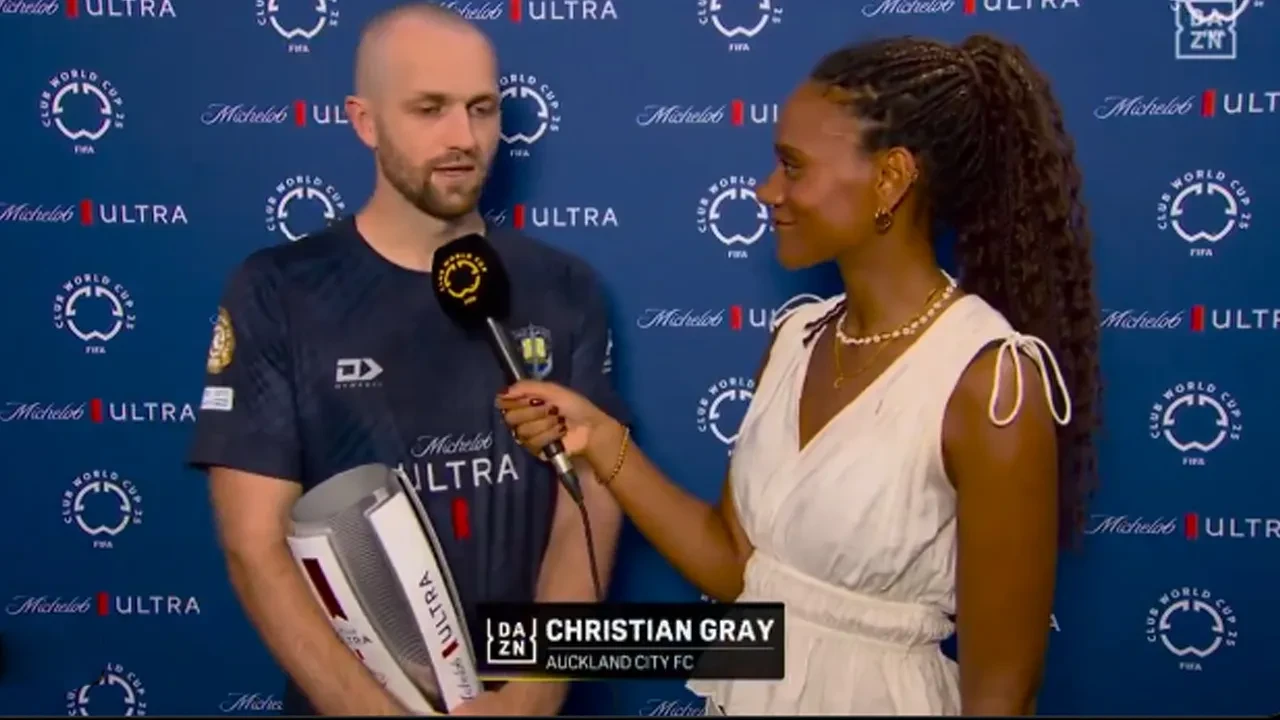 Boca Juniors ile Auckland City beraberlikle bitirdi! Beden öğretmeninden tarihi gol