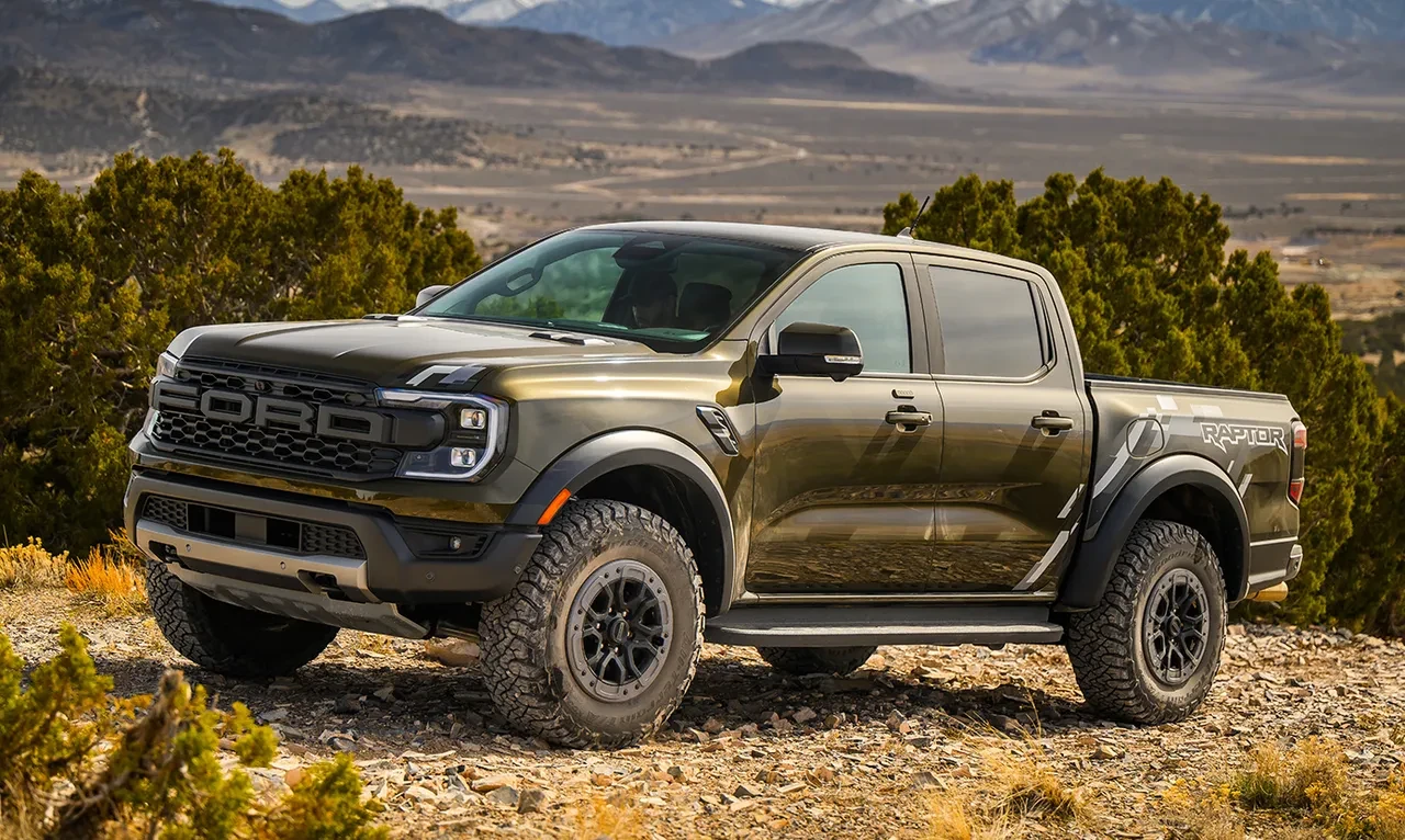 Ford Ranger mı Toyota Hilux mu? Kullanıcılar için rehber niteliğinde 2025 karşılaştırması